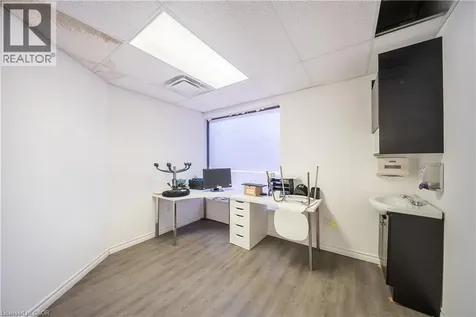 323 Upper Wentworth Street Hamilton ON L9A 4T2