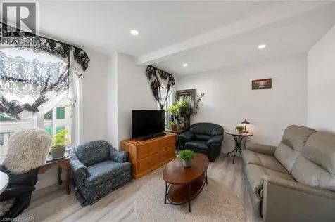 323 Upper Wentworth Street Hamilton ON L9A 4T2