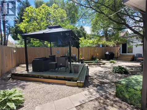 239 West 18th Street Hamilton ON L9C 4H1