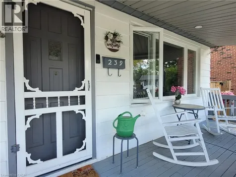 239 West 18th Street Hamilton ON L9C 4H1