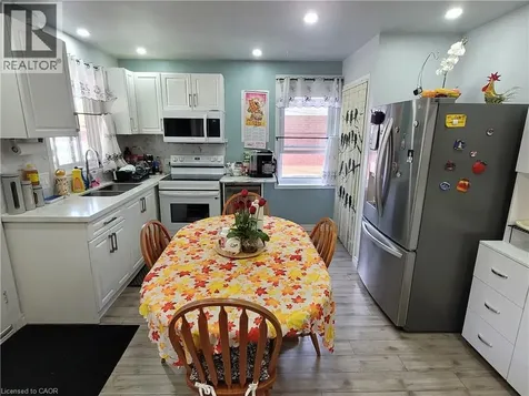 239 West 18th Street Hamilton ON L9C 4H1