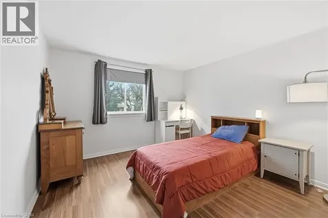 712 Auburn Crescent Burlington ON L7L 5B2