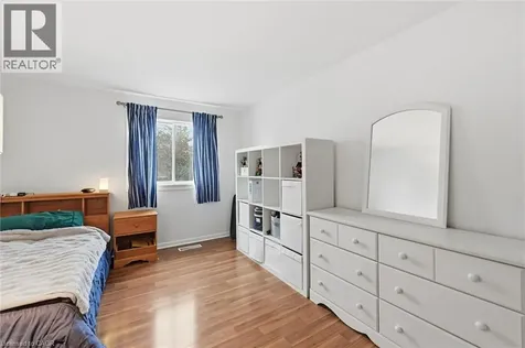 712 Auburn Crescent Burlington ON L7L 5B2