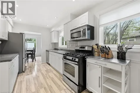 712 Auburn Crescent Burlington ON L7L 5B2