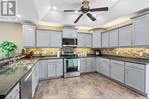 239 Branton Crescent Lakeshore ON N9K 1E2
