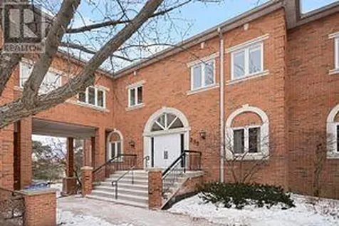 335 Renfrew Drive Markham (buttonville) ON L3R 9S9