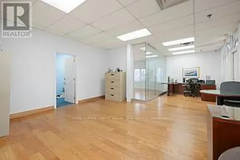 335 Renfrew Drive Markham (buttonville) ON L3R 9S9