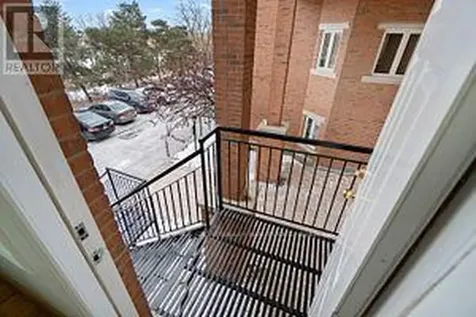 335 Renfrew Drive Markham (buttonville) ON L3R 9S9