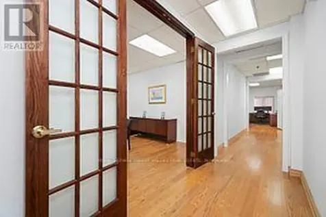 335 Renfrew Drive Markham (buttonville) ON L3R 9S9