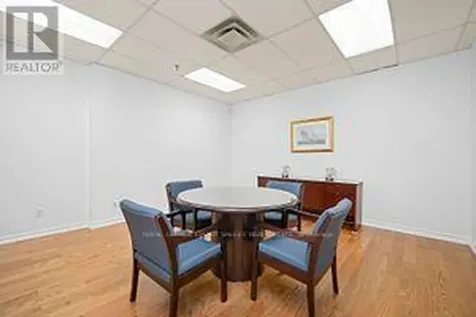335 Renfrew Drive Markham (buttonville) ON L3R 9S9