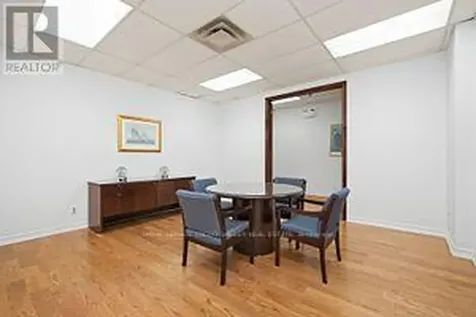 335 Renfrew Drive Markham (buttonville) ON L3R 9S9