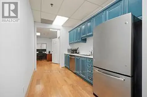 335 Renfrew Drive Markham (buttonville) ON L3R 9S9