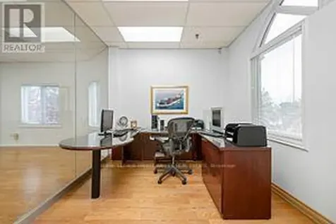 335 Renfrew Drive Markham (buttonville) ON L3R 9S9