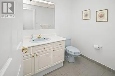 335 Renfrew Drive Markham (buttonville) ON L3R 9S9