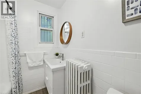 1047 Main Street East Hamilton ON L8M 1N5