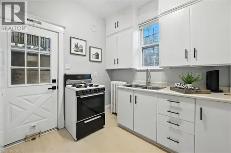 1047 Main Street East Hamilton ON L8M 1N5