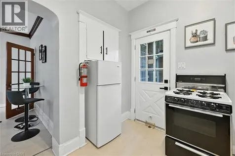 1047 Main Street East Hamilton ON L8M 1N5