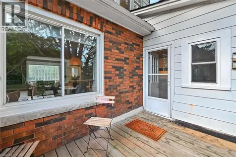 1047 Main Street East Hamilton ON L8M 1N5