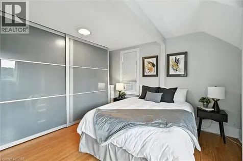 1047 Main Street East Hamilton ON L8M 1N5