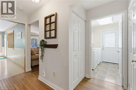2136 Winding Way Burlington ON L7M 2X9
