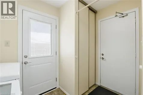 2136 Winding Way Burlington ON L7M 2X9