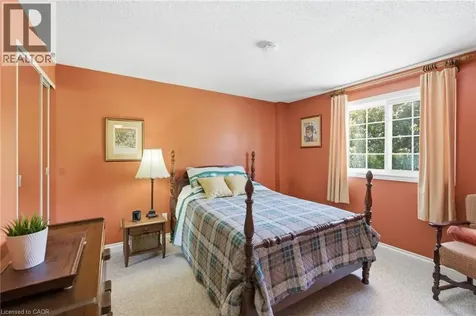 2136 Winding Way Burlington ON L7M 2X9
