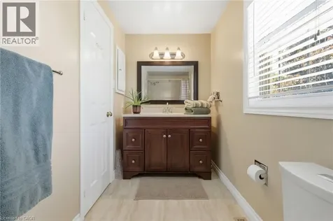 2136 Winding Way Burlington ON L7M 2X9