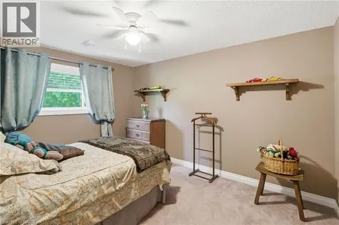 2136 Winding Way Burlington ON L7M 2X9
