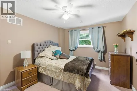 2136 Winding Way Burlington ON L7M 2X9