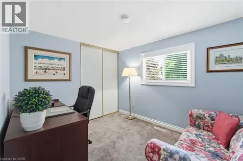 2136 Winding Way Burlington ON L7M 2X9