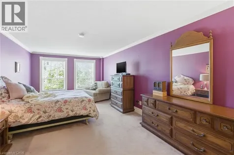 2136 Winding Way Burlington ON L7M 2X9
