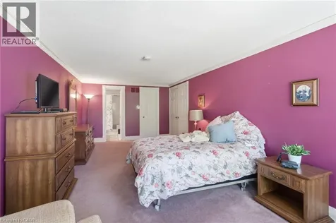 2136 Winding Way Burlington ON L7M 2X9