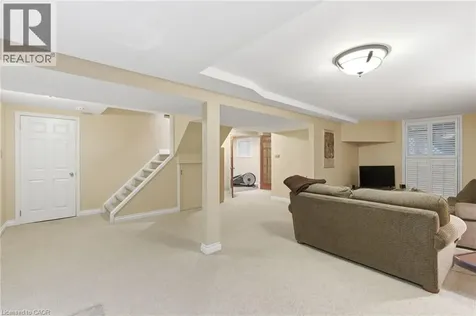2136 Winding Way Burlington ON L7M 2X9