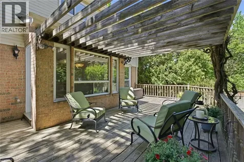 2136 Winding Way Burlington ON L7M 2X9