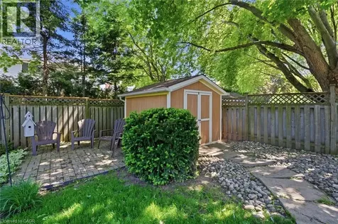 2136 Winding Way Burlington ON L7M 2X9