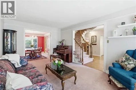 2136 Winding Way Burlington ON L7M 2X9