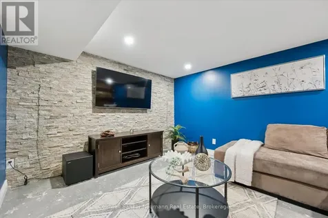 153 Winston Boulevard Cambridge ON N3C 1M1