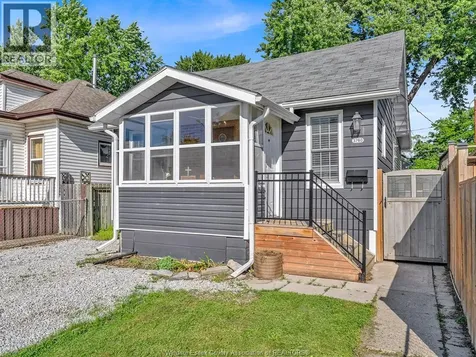 3760 Glenfield Windsor ON N9C 2B2
