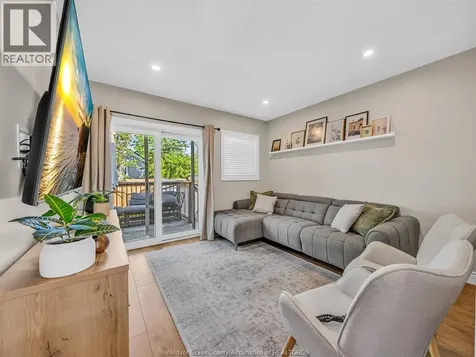 3760 Glenfield Windsor ON N9C 2B2