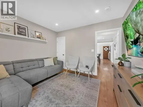 3760 Glenfield Windsor ON N9C 2B2