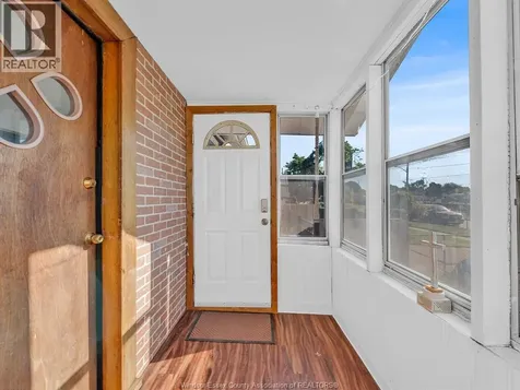 3760 Glenfield Windsor ON N9C 2B2