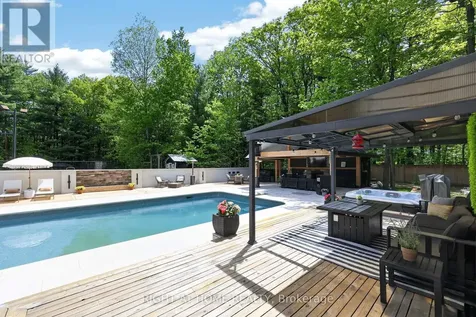 16 Woodland Heights Drive Adjala-tosorontio ON L0M 1J0