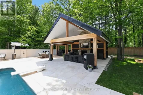 16 Woodland Heights Drive Adjala-tosorontio ON L0M 1J0