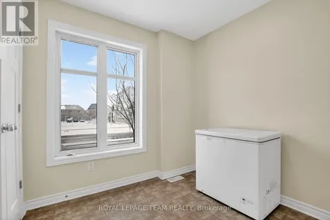 627B Chapman Mills Drive Ottawa ON K2J 5T1