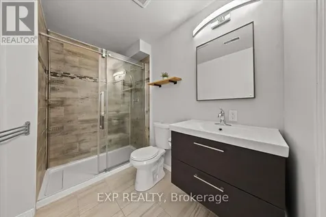 28 Hackney Private Ottawa ON K2V 0K8