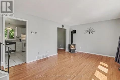 303 Hoylake Crescent Ottawa ON K1E 1M1