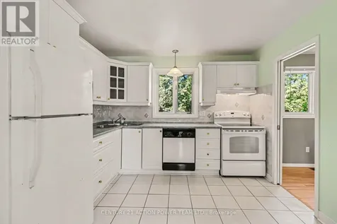 303 Hoylake Crescent Ottawa ON K1E 1M1