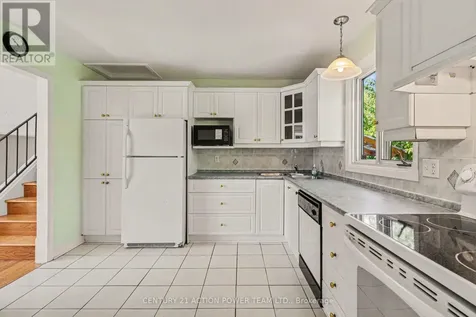 303 Hoylake Crescent Ottawa ON K1E 1M1