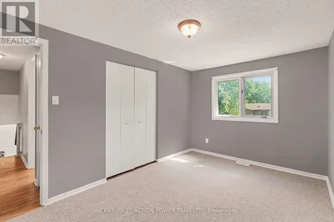 303 Hoylake Crescent Ottawa ON K1E 1M1