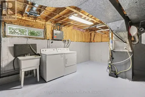 303 Hoylake Crescent Ottawa ON K1E 1M1
